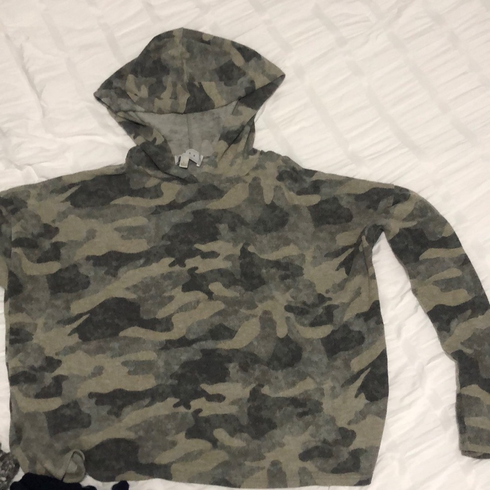 lightweight soft army pattern hoodie